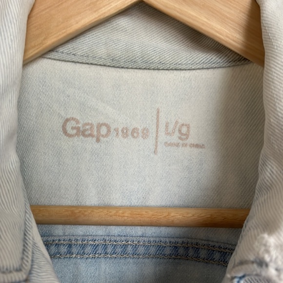 Gap Light Wash Denim Jacket - Picture 2 of 8